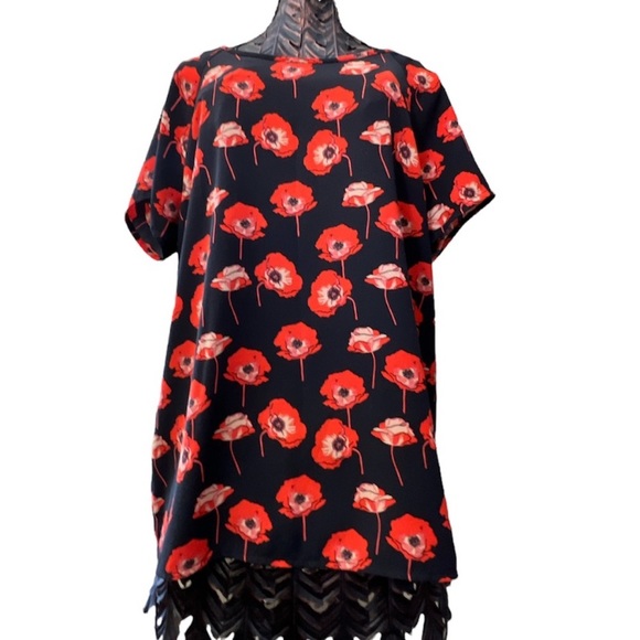 Cabi Flanders Poppy blouse with split ask style number #3251 size medium - Picture 4 of 7